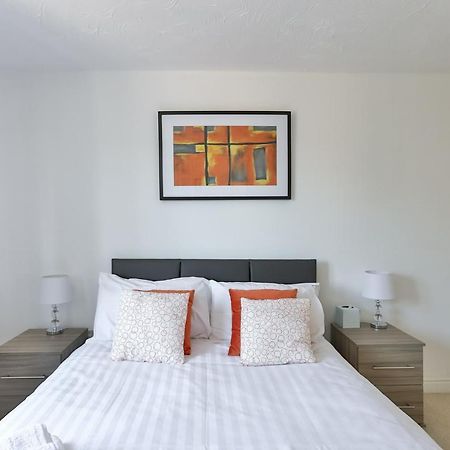 Kvm - Highclere House For Large Groups With Parking By Kvm Stays Hampton Zewnętrze zdjęcie