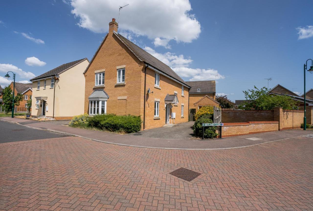 Kvm - Highclere House For Large Groups With Parking By Kvm Stays Hampton Zewnętrze zdjęcie