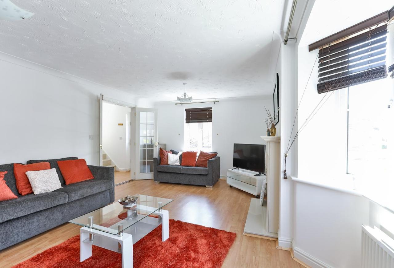 Kvm - Highclere House For Large Groups With Parking By Kvm Stays Hampton Zewnętrze zdjęcie